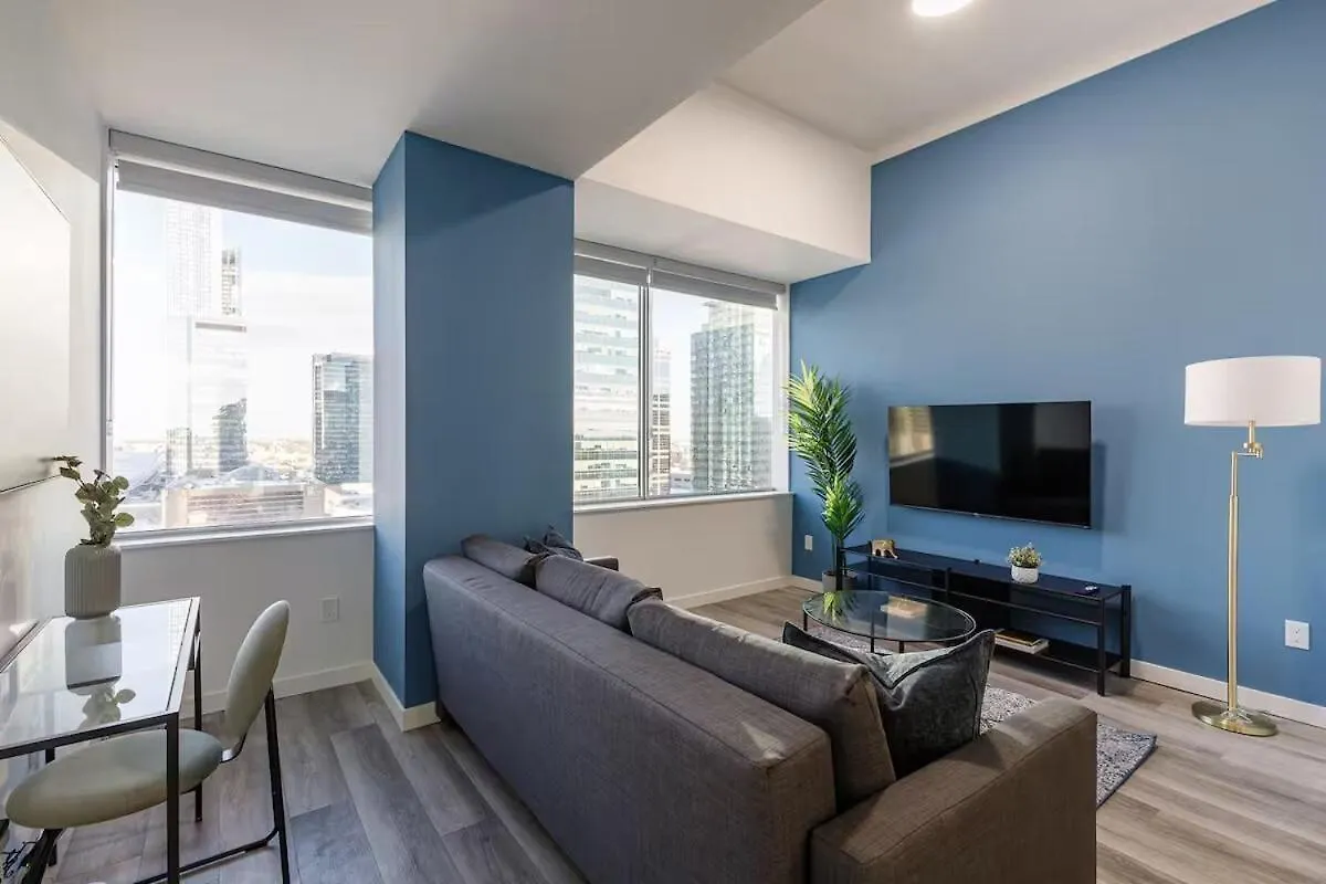 Dt Edmonton King Suite With Parking & 100 Walk Score Lägenhet