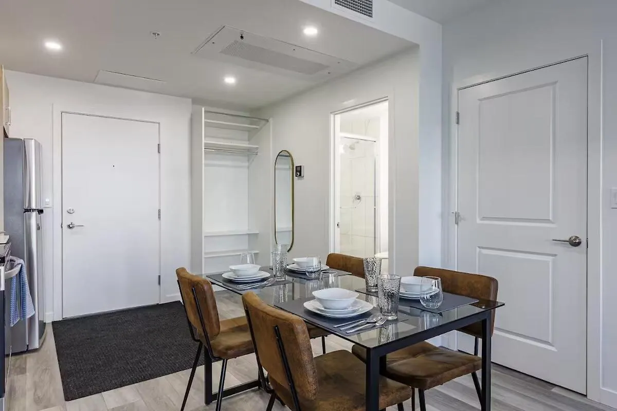 Dt Edmonton King Suite With Parking & 100 Walk Score